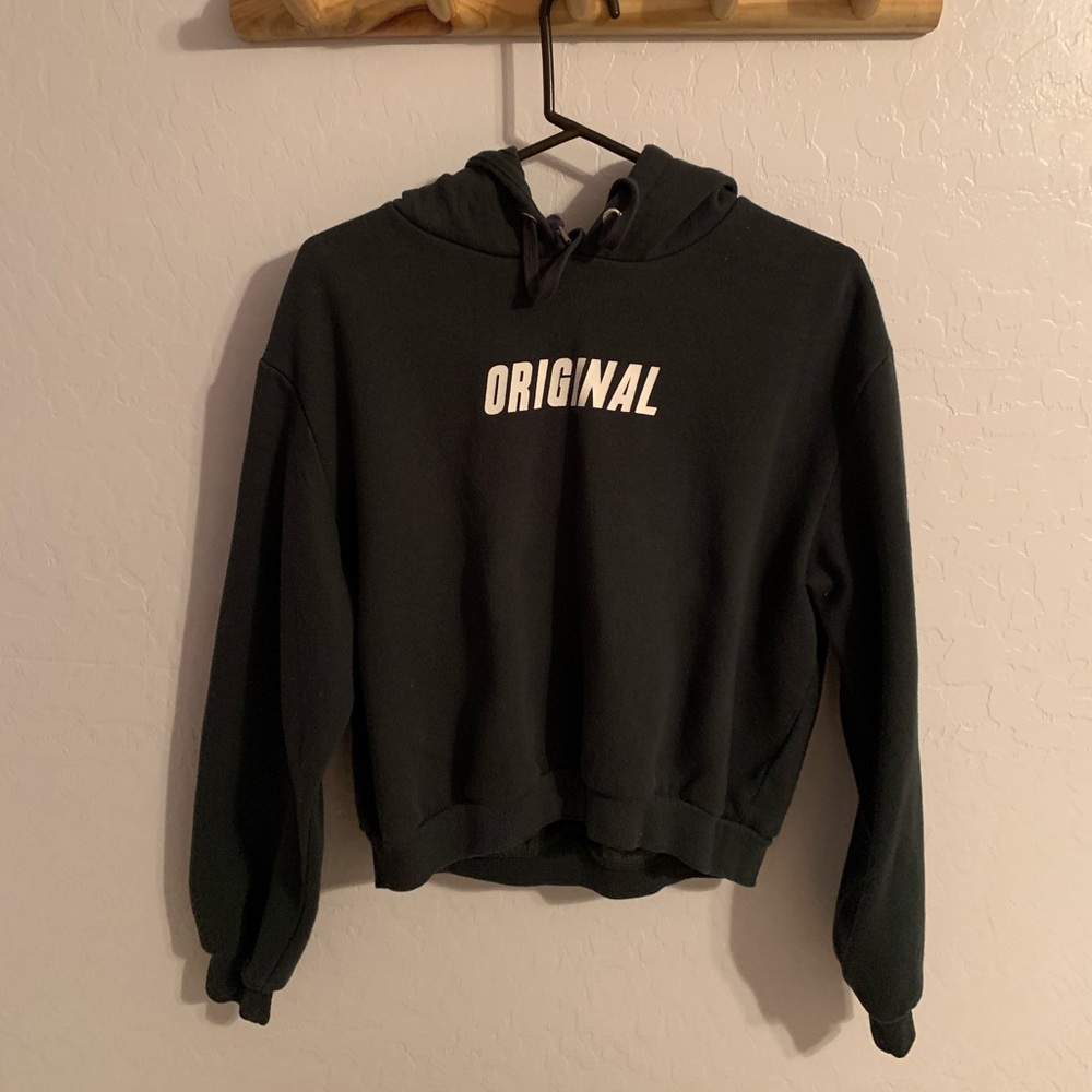 army green cropped h&m sweatshirt